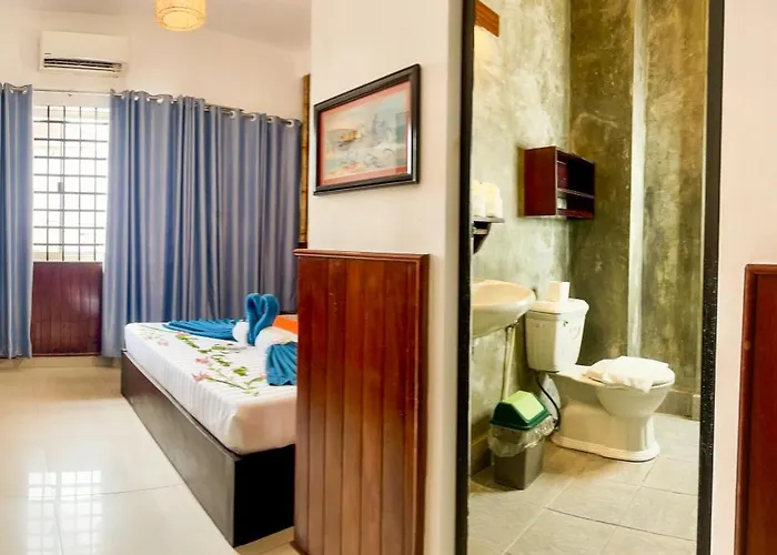 Hotel The Center Point 4*