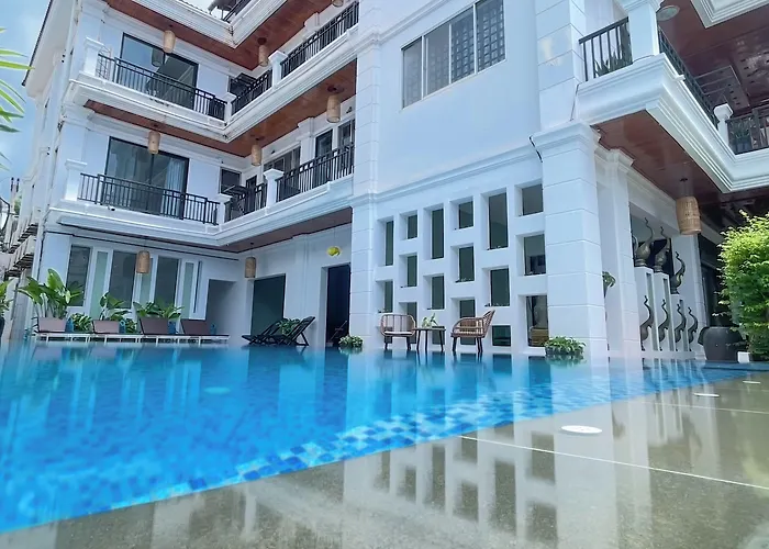 The Center Point 4*